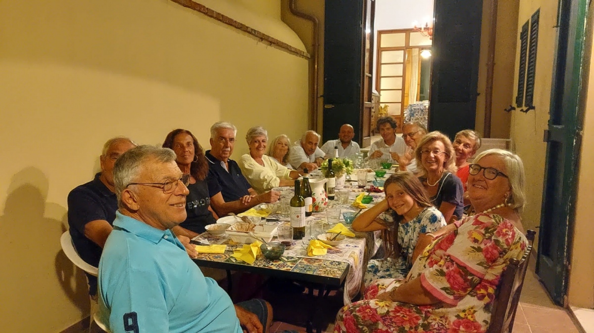 Cena di gran classe in un bel giardino di Viareggio presso Passeggiata Mare
